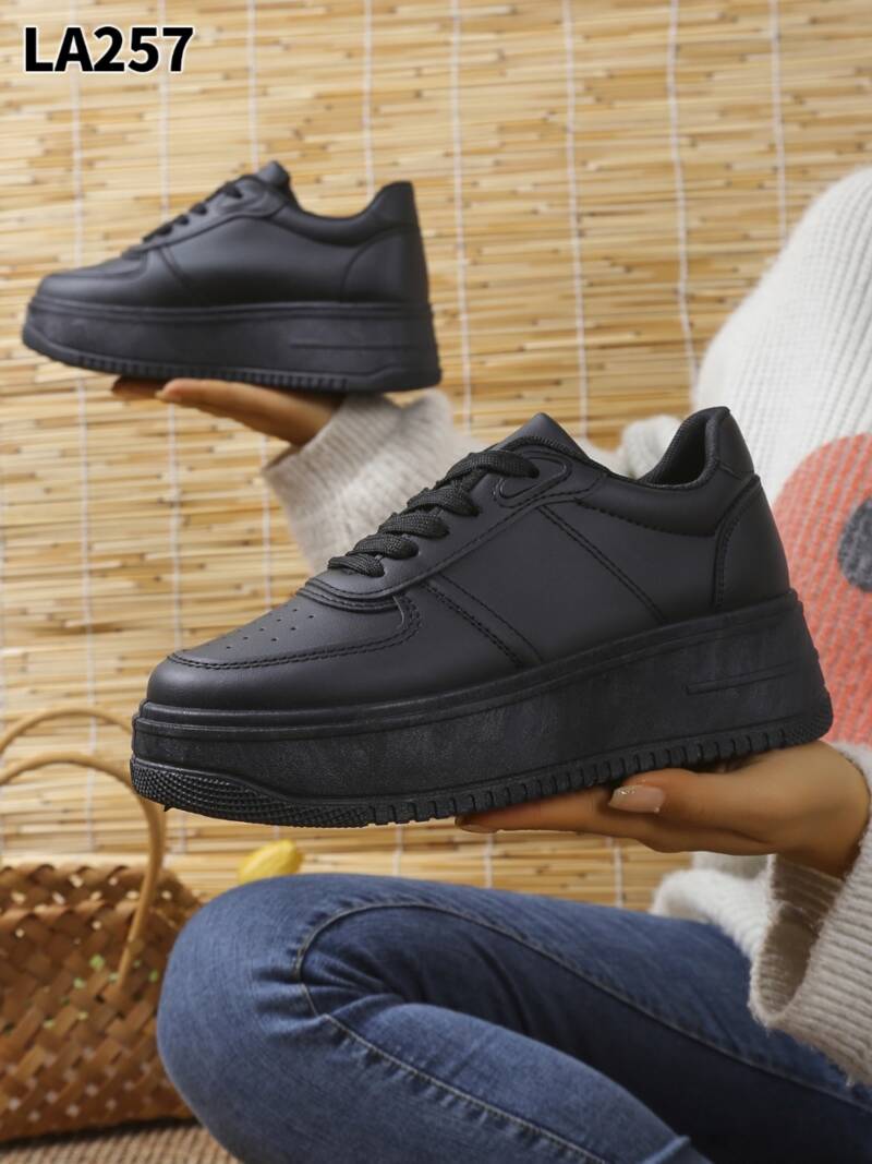 Buty sportowe damskie Roz 36-42 / 12 par